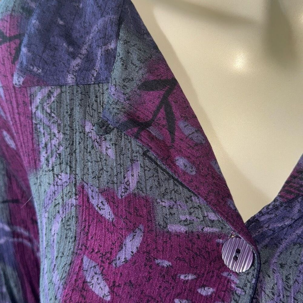 Vintage 90’s Purple Oversized Short Sleeve Button Down Funky Print‎ Short Sleeve